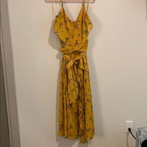 Floral textured wrap dress!